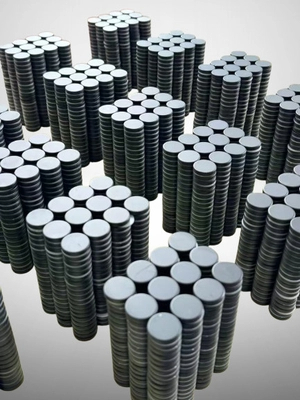 Последние блоги о компании Ощутите мощь магнитов: N42 Длинные промышленные неодимовые магниты 75 x 10 x 3 мм