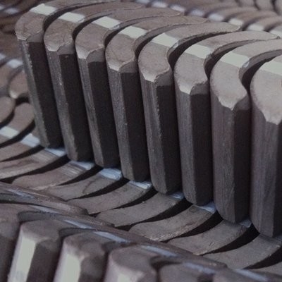 Купить Подгонянный постоянный большой магнит дуги феррита для пневматического насоса 52.12*50.18*7.27 мм online manufacture